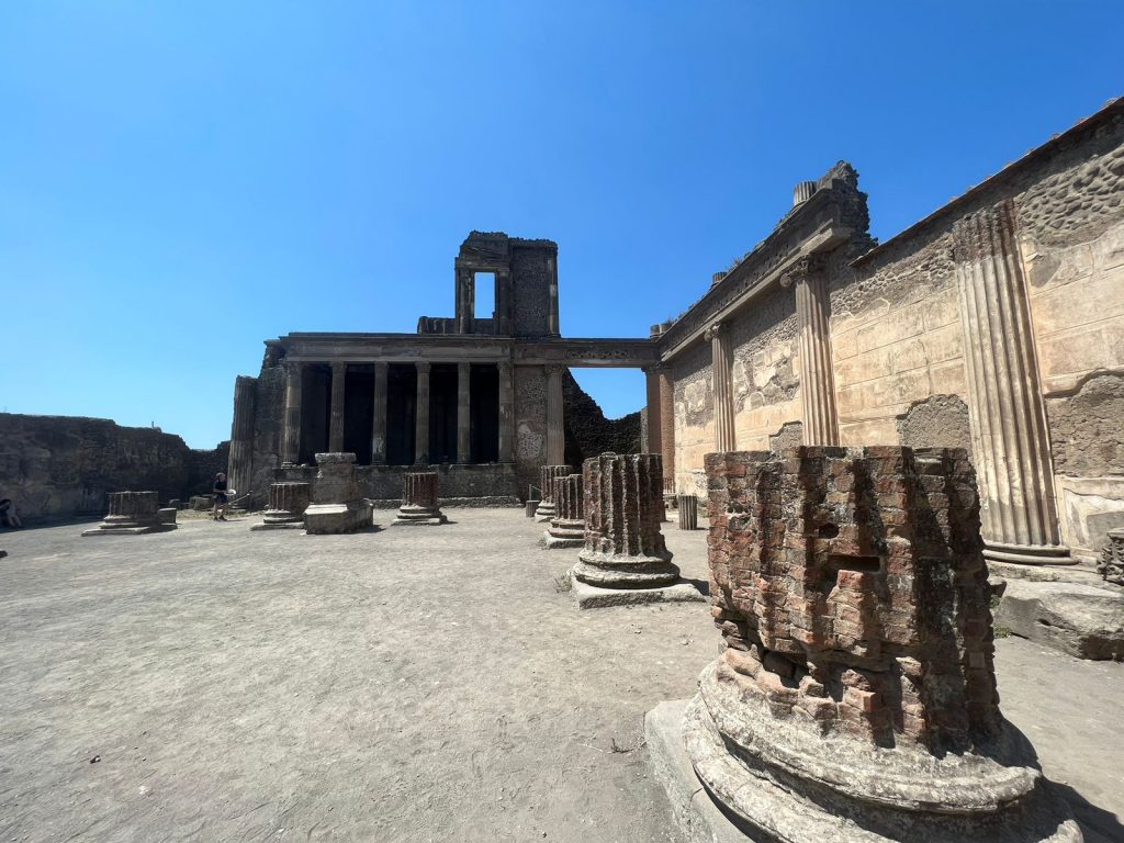Temple to the Roman gods, Pompeii