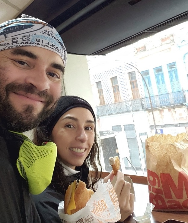 Quick burger and nugget meal