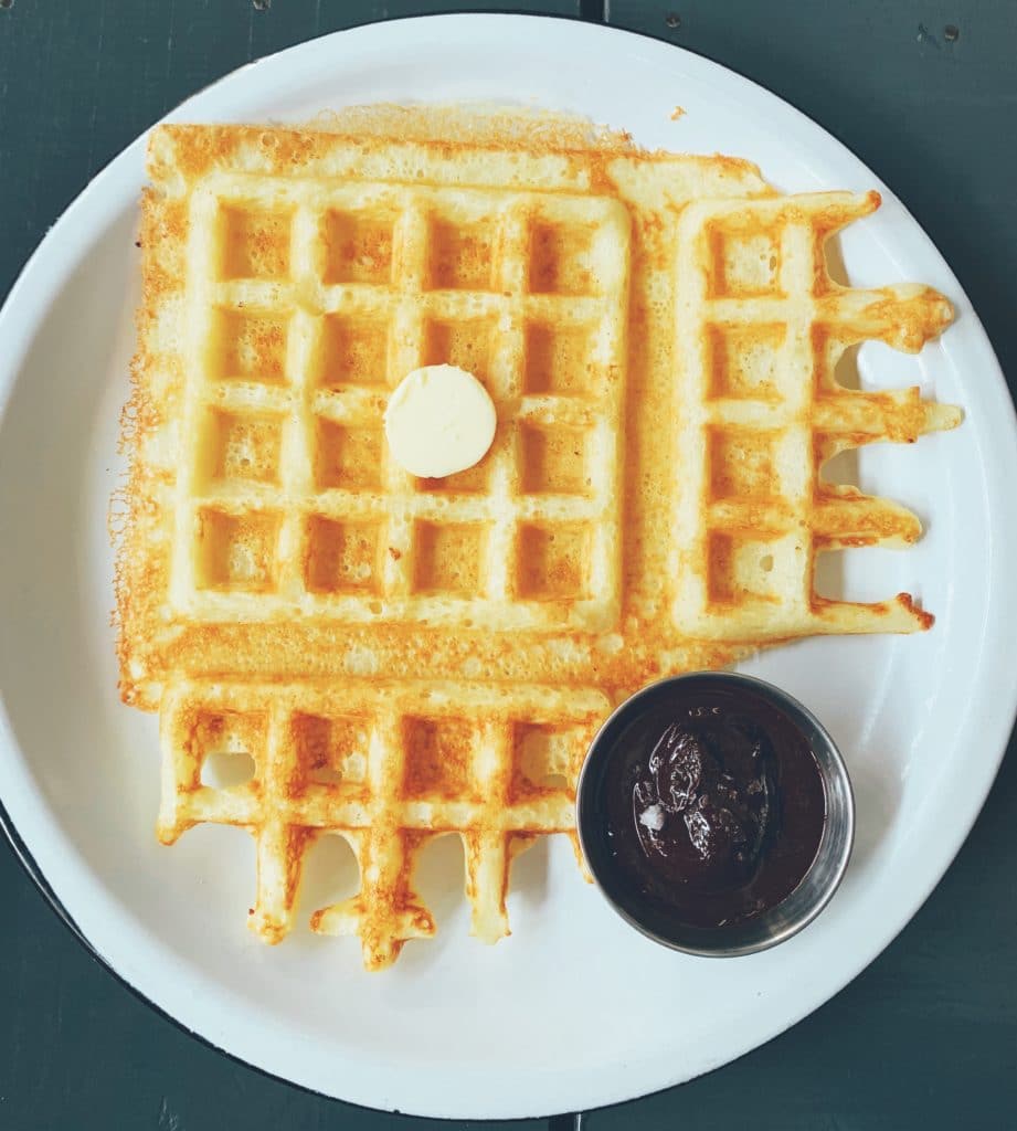 Waffle with hazelnut chocolate spread
