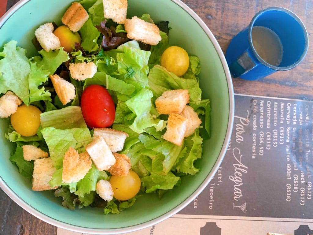 No Quintal starter: green salad