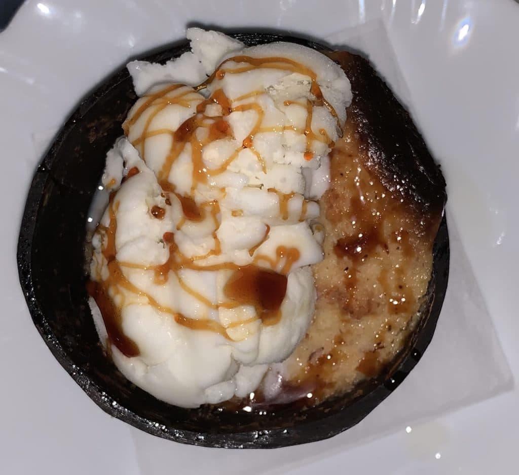 Tapera do Sabor dessert: baked cocada with ice cream