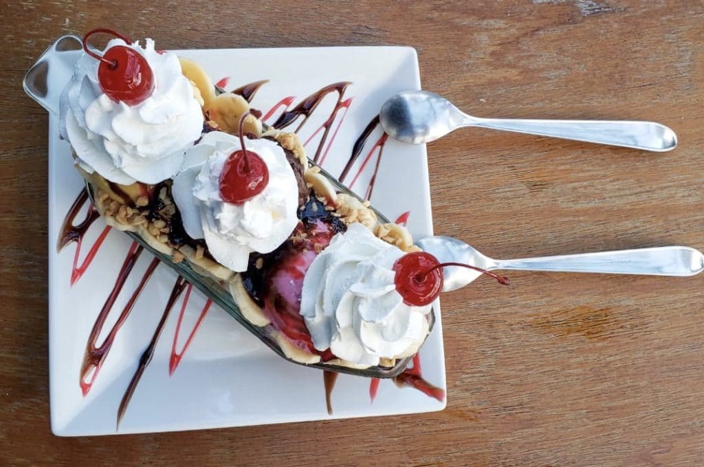 Banana split at Sorveteria Frutos do Goiás
