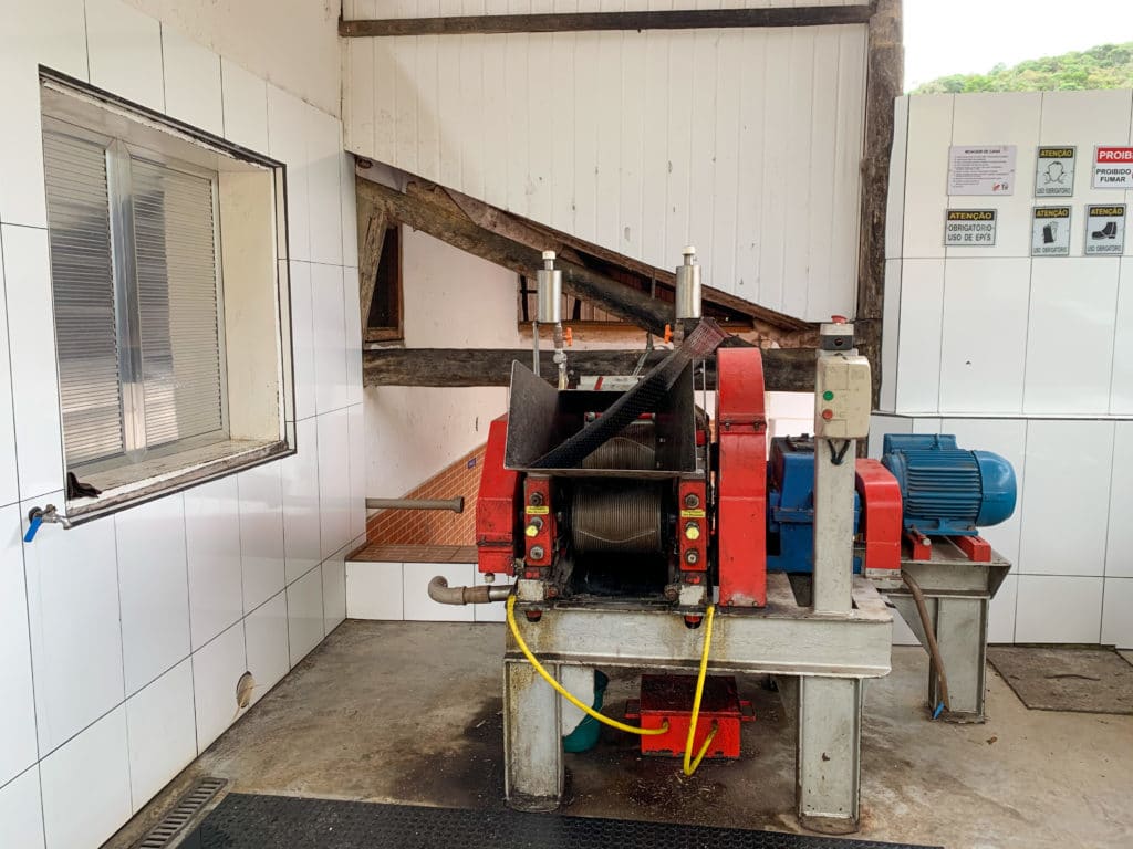 Sugarcane press at Cachaça Tie