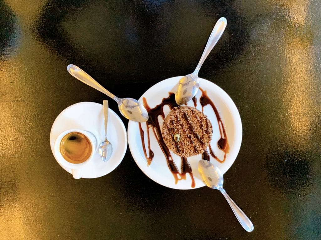 Coffee and dessert at Jardim Botânico