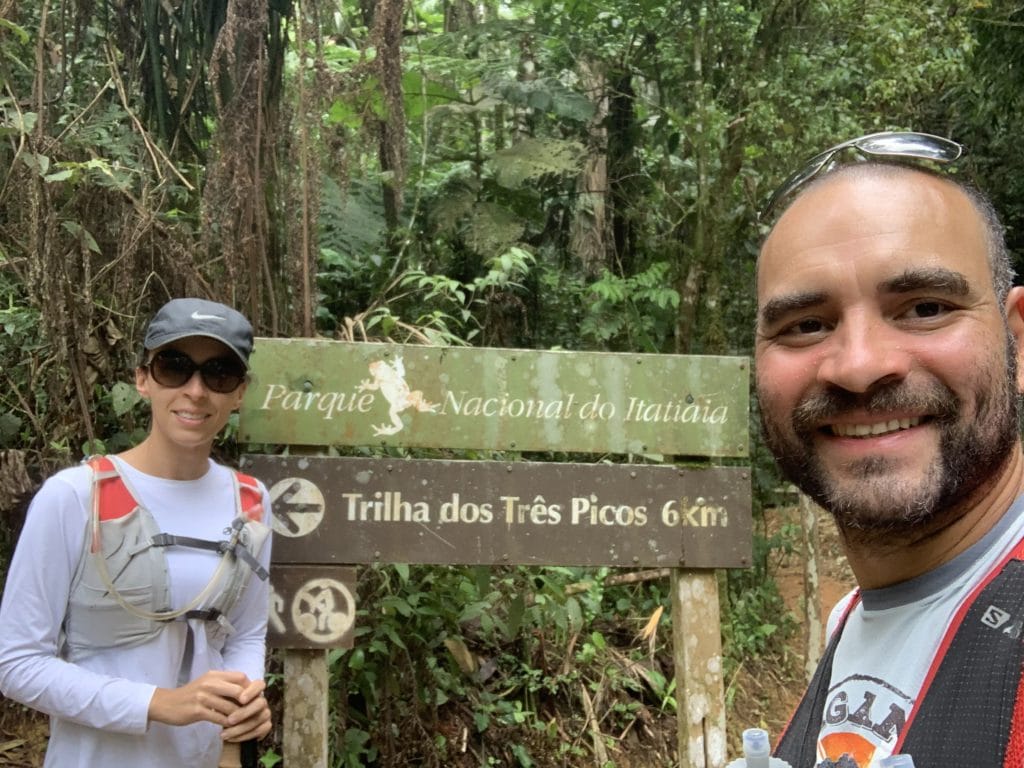 Sign at the start of the Três Picos trail