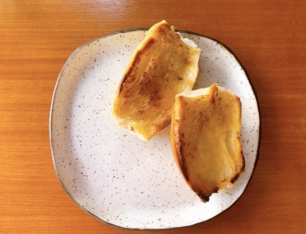 Griddled French bread at Empório Santa Angela