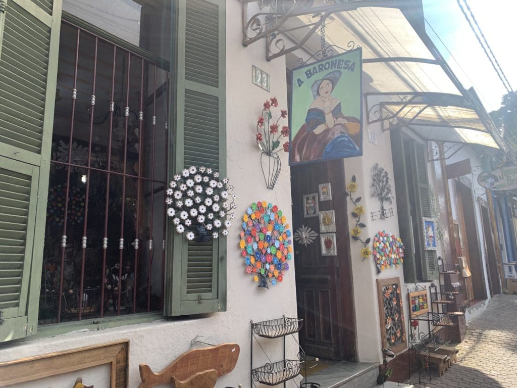 Entrance to A Baronesa, Embu das Artes