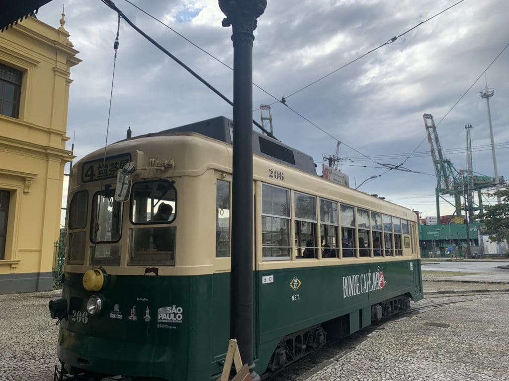 Bonde do Café, Santos