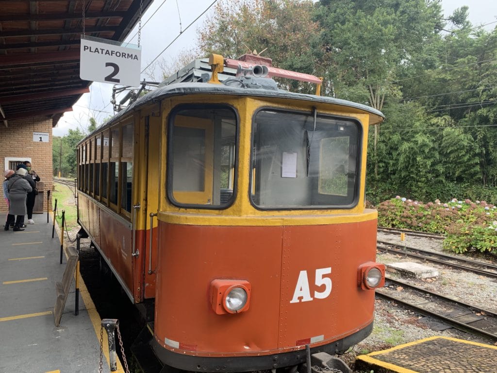 Tram parked at Estação Emílio Ribas