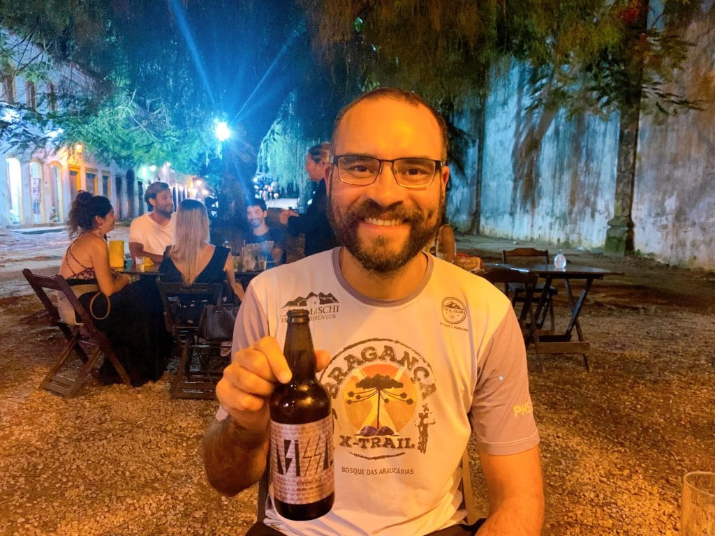 Andrey with his beer at Boteco da Matriz