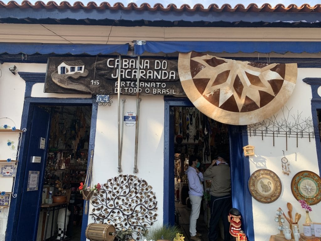 Entrance to Cabana do Jacarandá, Embu das Artes