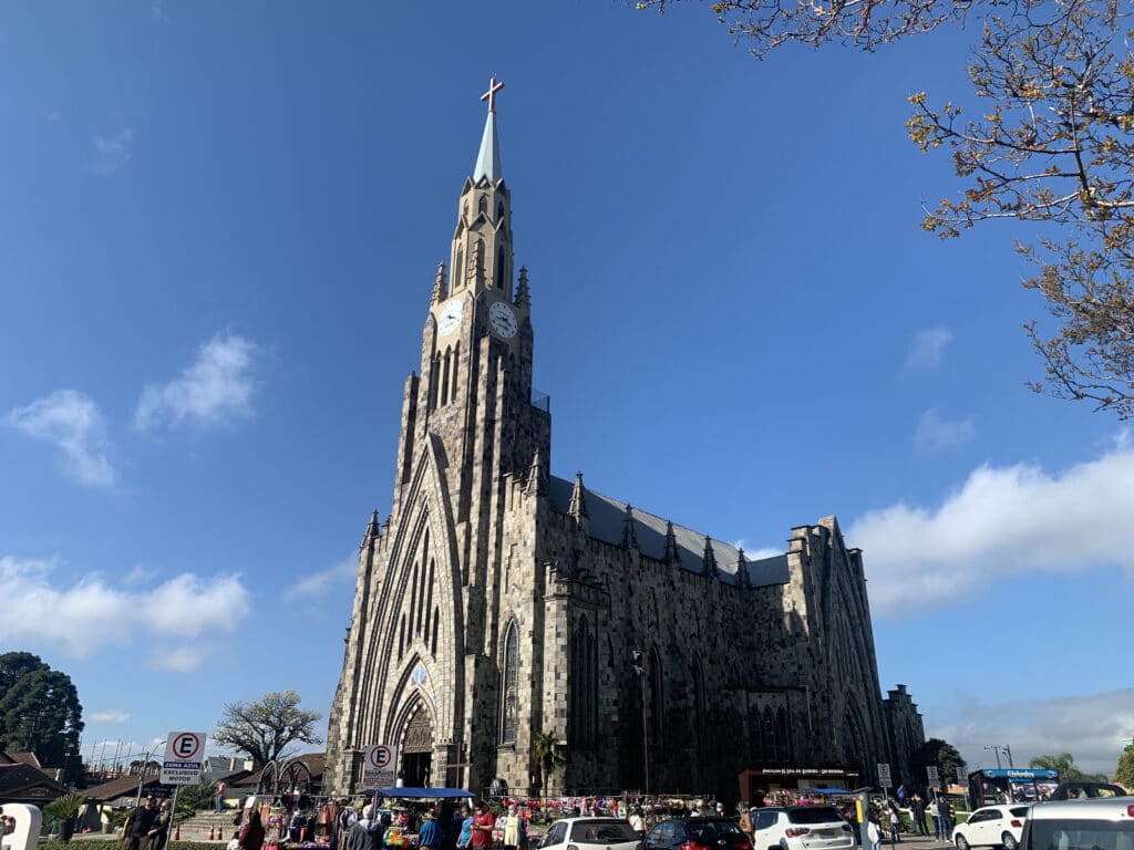 Catedral de Pedra de Canela by day