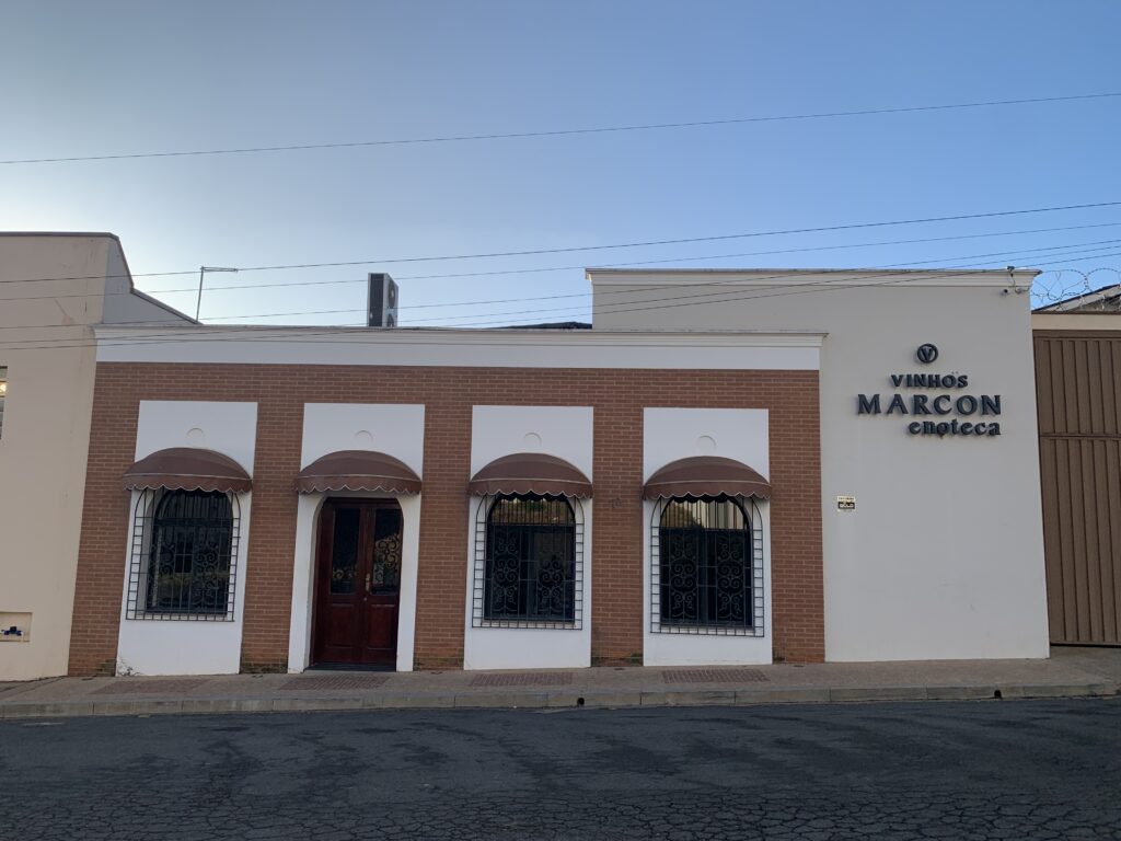 Enoteca Vinhos Marcon