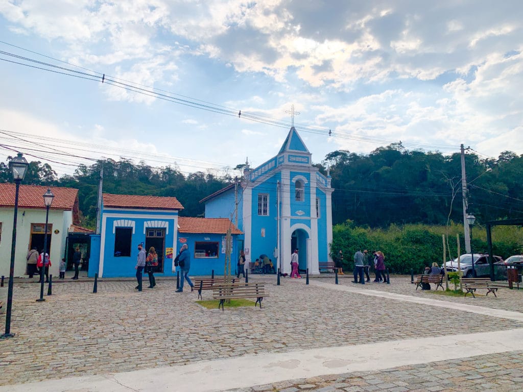 Pátio dos Imigrantes, Luís Carlos, Guararema