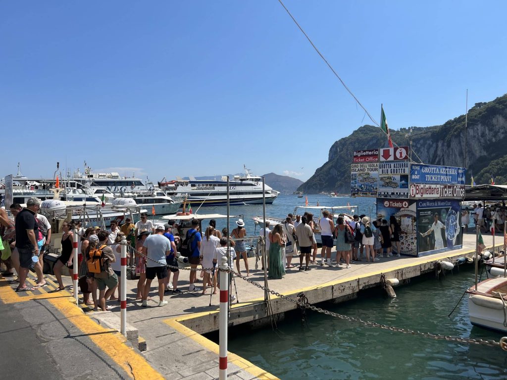 Lines for the boat in Capri