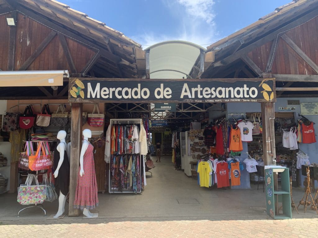 Crafts market, a good place to buy a local souvenir