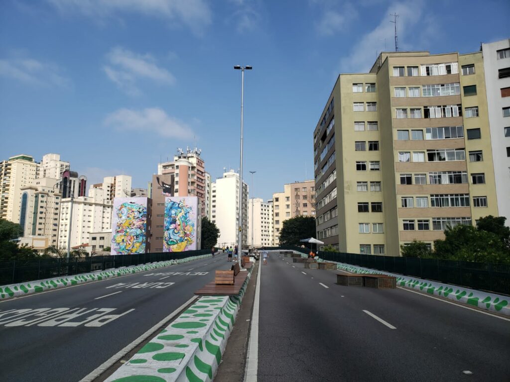 Minhocão on a Sunday
