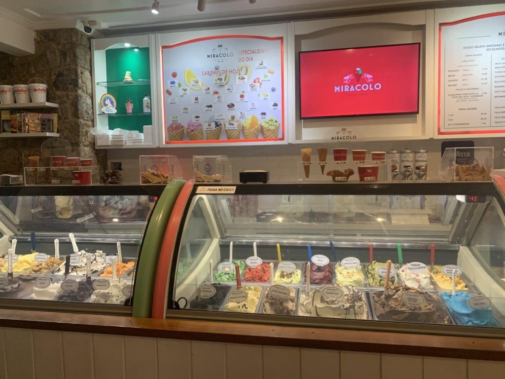 Flavor options at Miracolo Sorveteria