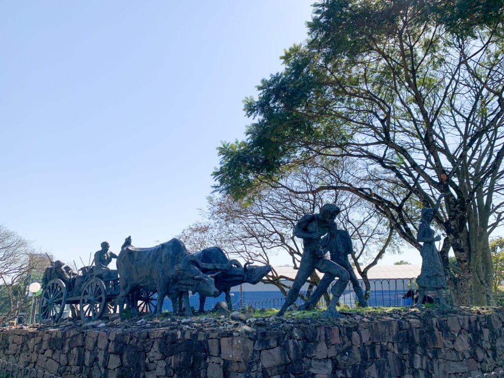 Monumento ao Imigrante, next to Igreja São Bento