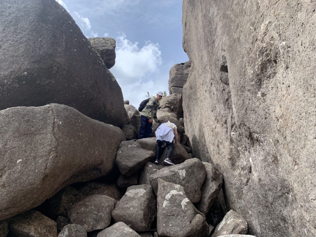 Scrambling up to the peak, Morro do Couto