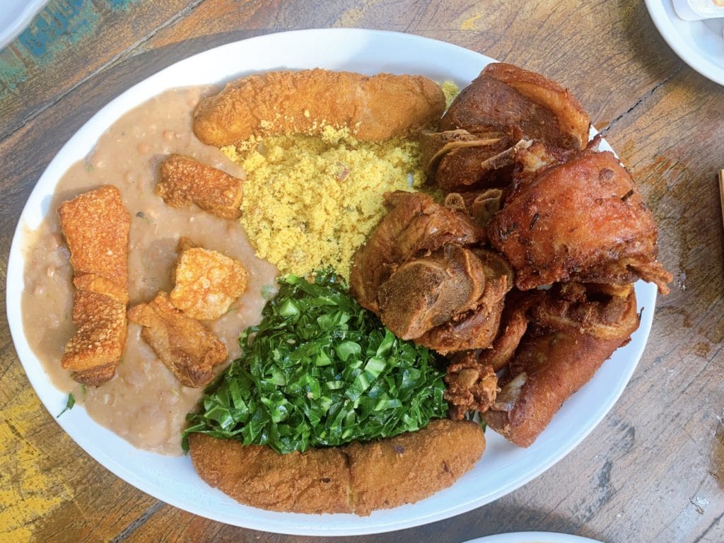 Leitão à pururuca at O Garimpo