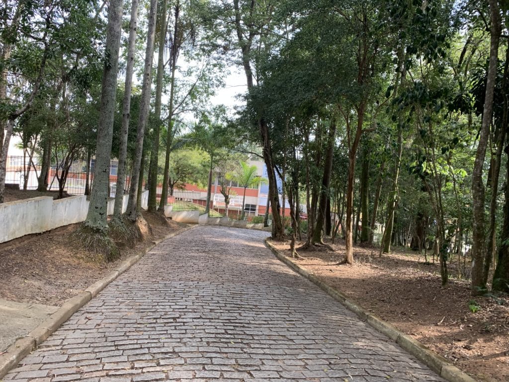 Parque Ferraz Costa and its cobblestone paths