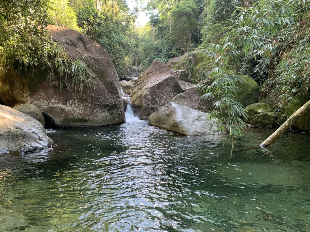 Poço Esmeralda, Serrinha do Alambari, Rio de Janeiro