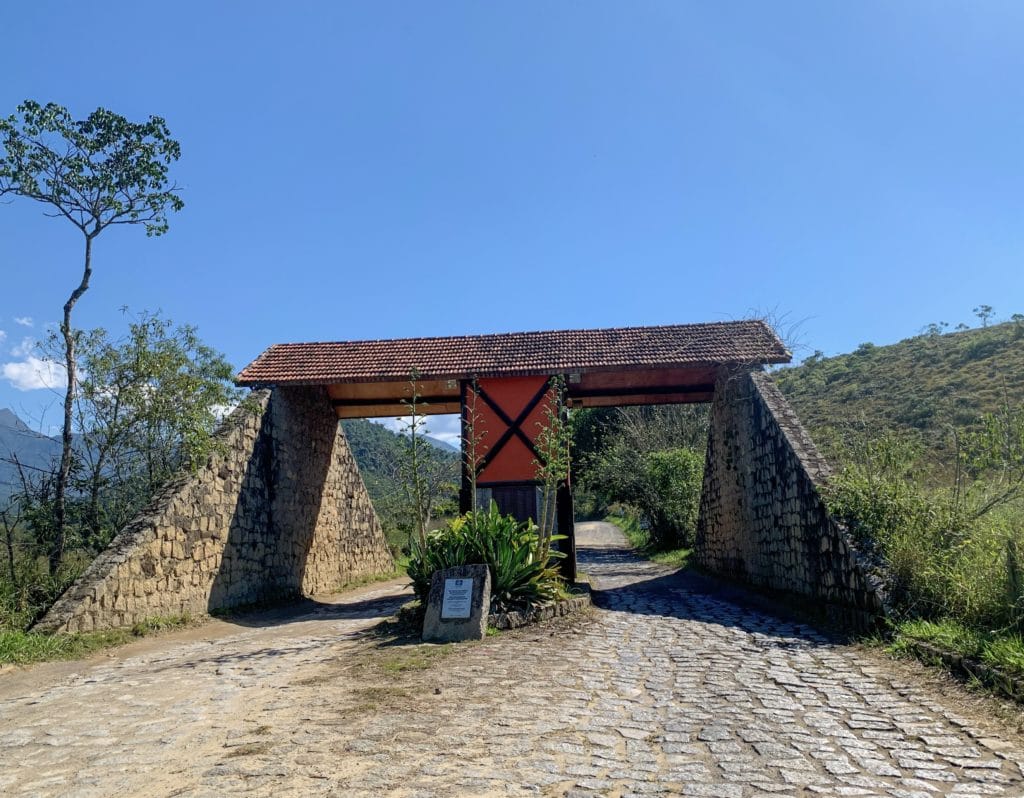 Gate marking the entrance to Serrinha do Alambari