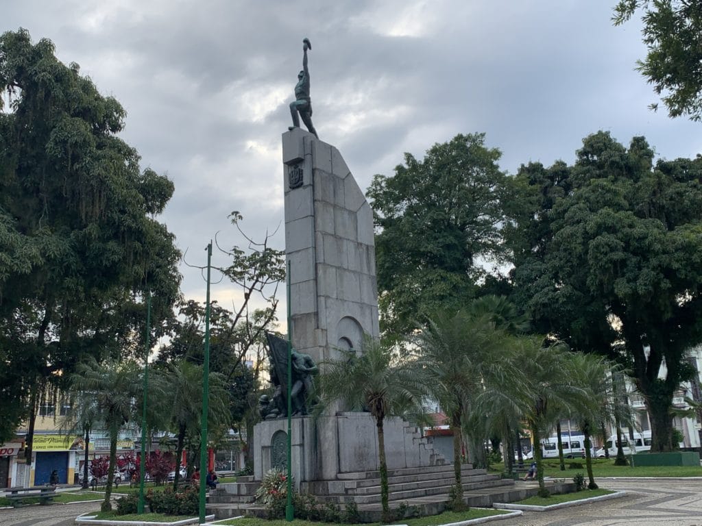 Praça Patriarca José Bonifácio, facing the cathedral