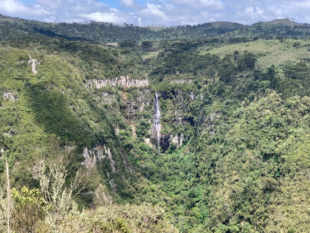 Rio Bonin waterfall, seen from Abrigo 1500