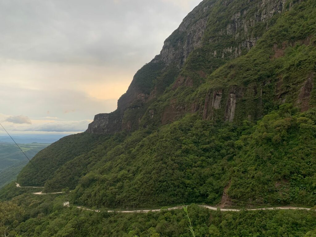 Curves along Serra do Corvo Branco