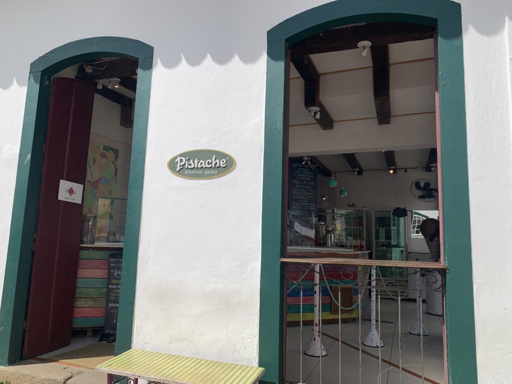 Entrance to Sorveteria Pistache
