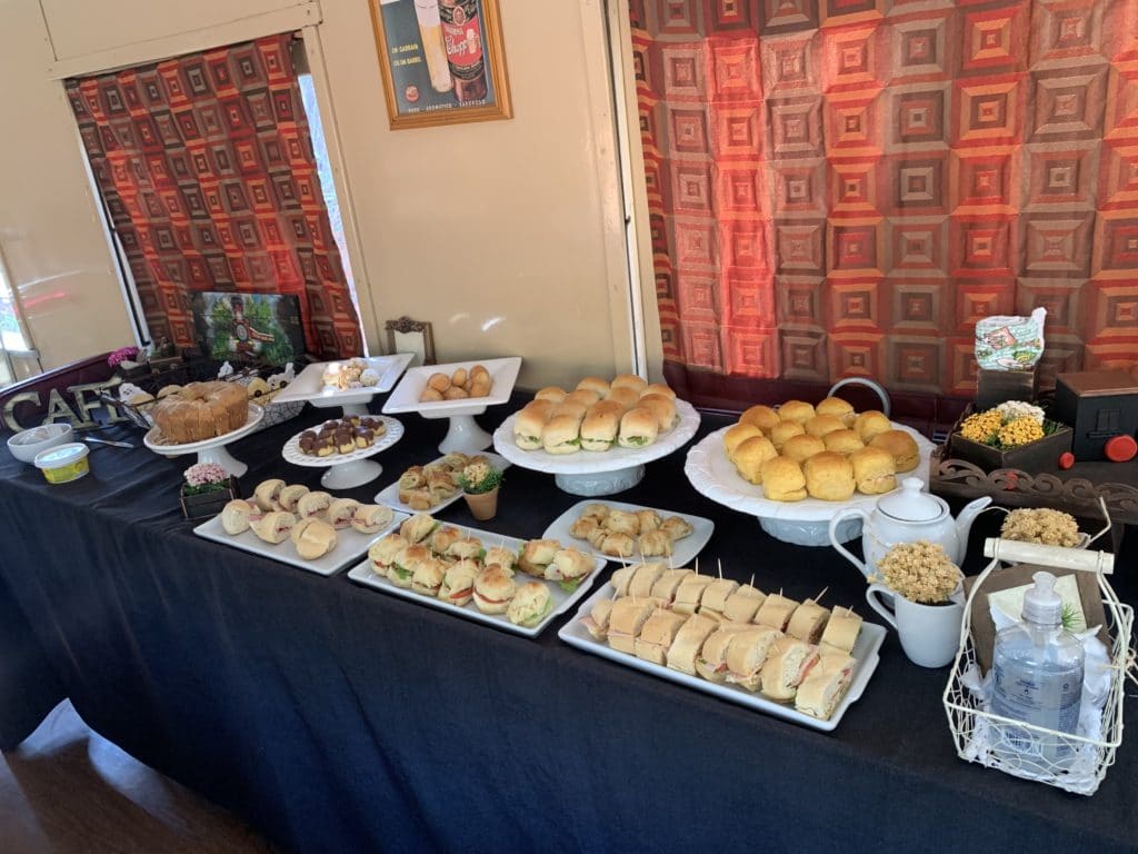 Breakfast on the Campinas–Jaguariúna train