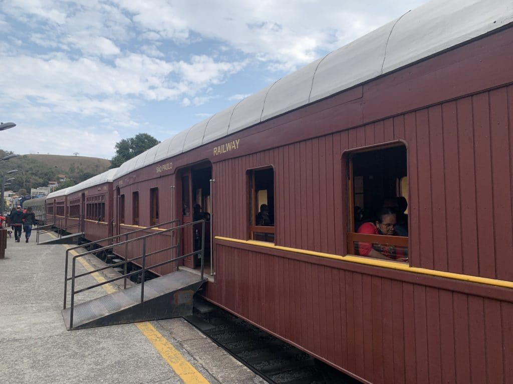 Tourist-class car, Guararema