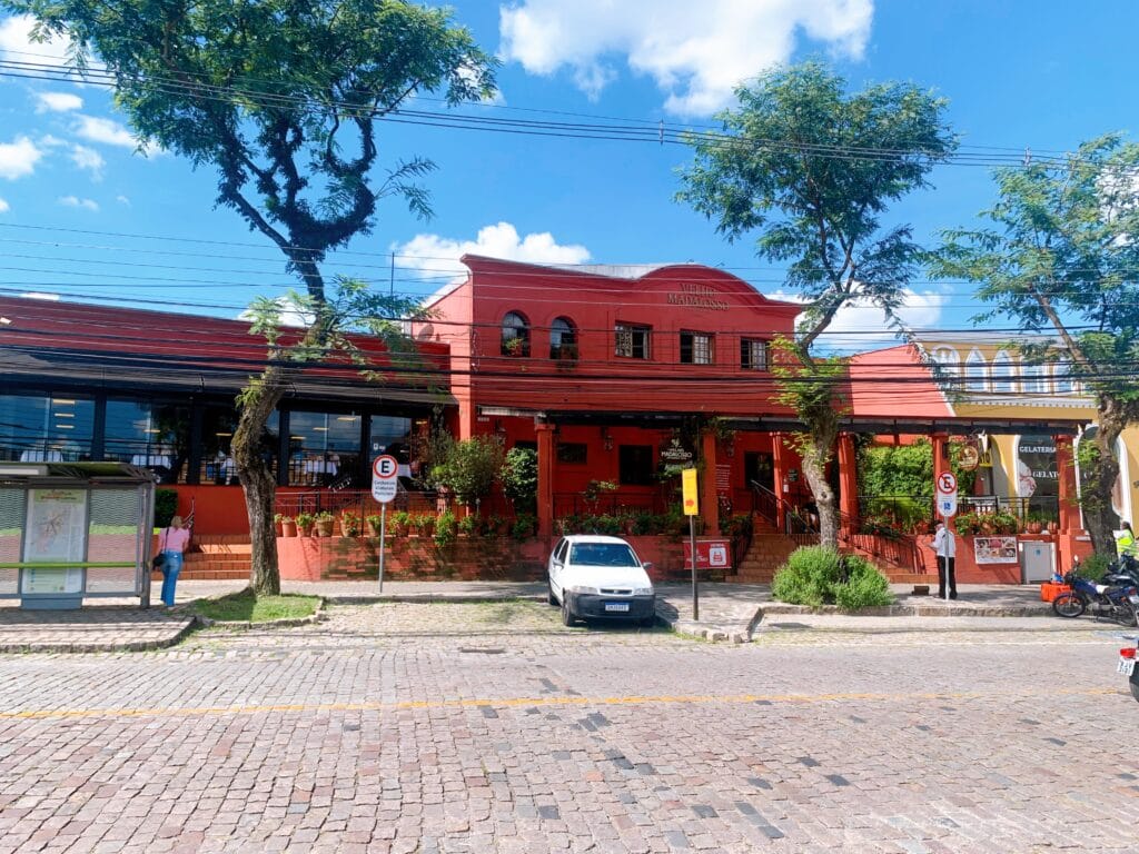 Velho Madalosso, Curitiba
