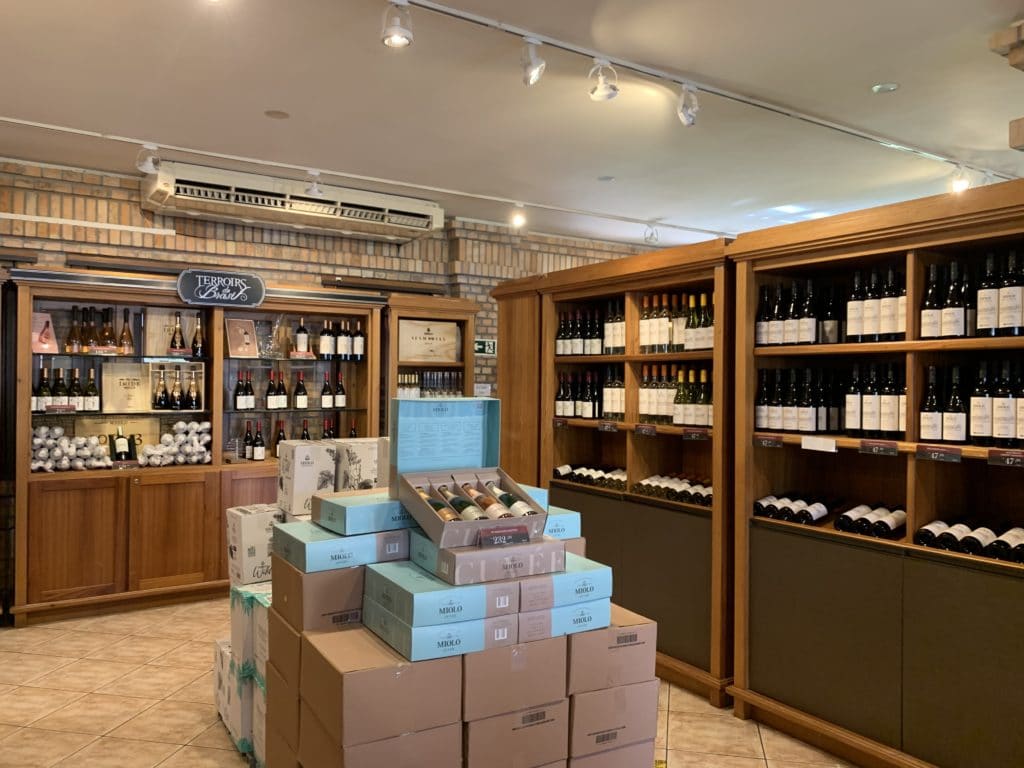 Vinícola Miolo, Bento Gonçalves, shop interior
